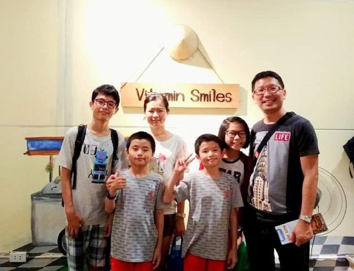 The Art - Vitamin Smiles Hostel Ho Chi Minh-Byen Eksteriør billede